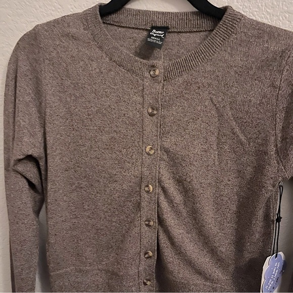 Brown cardigan - Picture 3 of 3